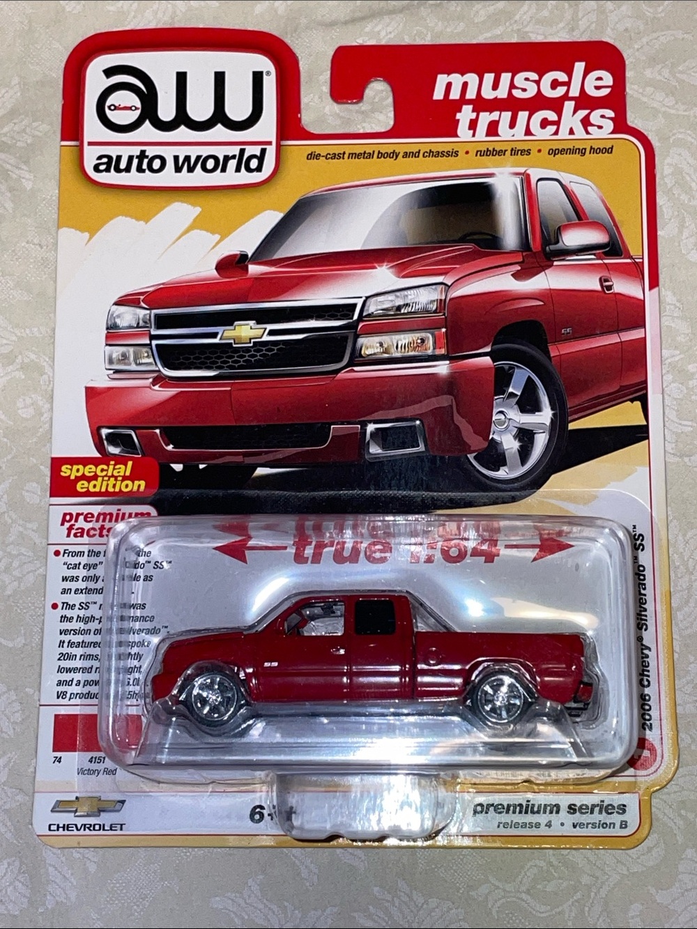 Auto World Muscle Trucks 2006 Chevy Silverado SS Red